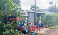 Trèo tường rào vào nhà, kinh hãi phát hiện thi thể đang phân hủy trên giường
