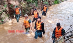 Vụ nam sinh lớp 12 dắt xe qua suối bị nước cuốn trôi: Thi thể được tìm thấy ở đâu?