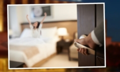 Người phụ nữ khiếu nại vì hành động của nam nhân viên khách sạn lúc nửa đêm
