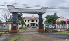 Kỷ luật chủ tịch xã vụ gà hỗ trợ người nghèo 
