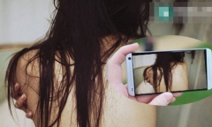 Gã trai dùng clip 