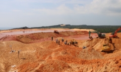 Vụ sạt lở mỏ titan Nam Suối Nhum: Tìm thấy thi thể nạn nhân thứ 2