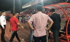 CĐV tóm cổ trọng tài, phun nước bọt trận Hải Phòng - Bình Định sẽ bị xử lý như thế nào?