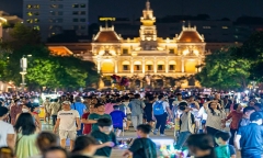 TP.HCM: Xử lý hàng loạt sai phạm trên phố đi bộ Nguyễn Huệ