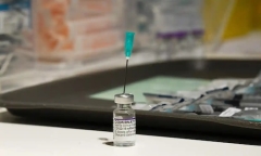Người đàn ông bị cáo buộc tiêm 90 mũi vaccine ngừa COVID-19