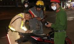 Làm rõ thông tin 1 nữ tài xế bị phạt kịch khung vi phạm nồng độ cồn nhưng không bị tước bằng lái