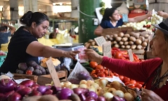 IMF dự báo triển vọng kinh tế toàn cầu khi Trung Quốc mở cửa trở lại