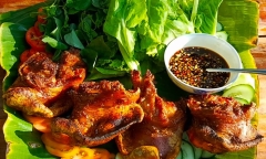 Hãy thử làm món tai heo nướng sa tế vừa đưa cơm lại hợp làm “mồi nhậu”