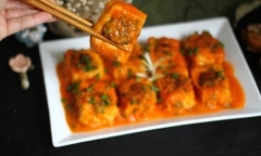 Mách bạn cách làm món tôm xào trộn xoài đơn giản, thanh mát chỉ với vài bước