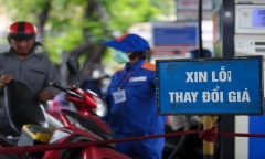 Giá xăng giảm gần 600 đồng/lít