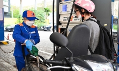 Giá xăng ngày mai (11/7) dự báo tăng 200 đồng/lít