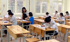 Học sinh hoàn thành việc thử đăng ký thi tốt nghiệp THPT năm 2024