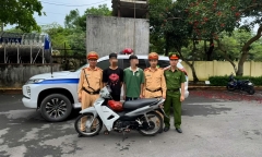 Công an Quảng Ninh triệu tập 2 thanh thiếu niên 