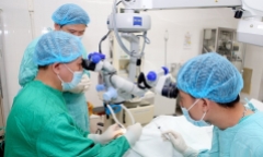 Giác mạc do người chết não hiến tặng giúp 2 bệnh nhân thoát cảnh mù lòa