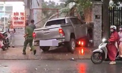 Vụ xe bán tải tông liên tiếp ô tô và 2 xe máy, nam tài xế công nghệ tử vong: Camera ghi lại gì?