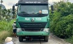 Hải Phòng: Hai cháu nhỏ bị ô tô tải tông tử vong khi đi xe đạp 3 bánh trên đường