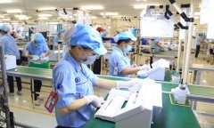 Làm thêm vào ngày nghỉ bù lễ, người lao động được hưởng mức lương thế nào?