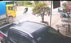 Clip: Kinh hoàng xe máy 