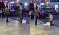 Cầu hôn bất thành, người đàn ông làm một việc khiến ai nấy vừa sốc vừa buồn cười
