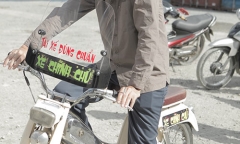 Video hài tết: Xuân Hinh 'đòi lại quà' khi chia tay