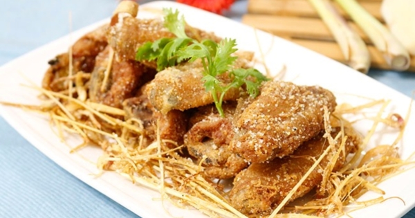 Cách làm cánh gà rang muối sả tại nhà