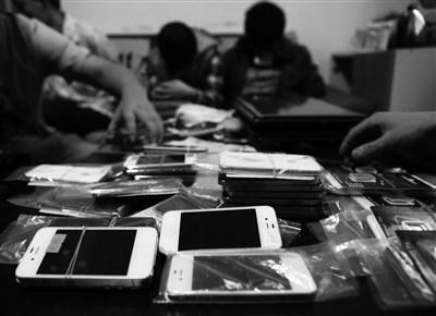 Phát hiện cơ sở sản xuất iPhone giả  số lượng lớn ở Trung Quốc 