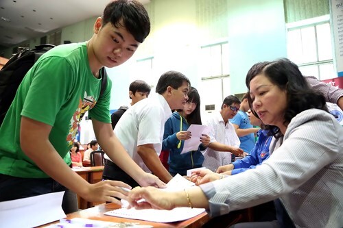 Đại học Kinh tế Quốc dân: Thí sinh ồ ạt rút hồ sơ do “hiểu nhầm”