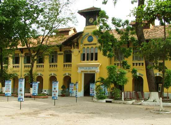 Đại học Sài Gòn công bố điểm chuẩn chính thức 2015