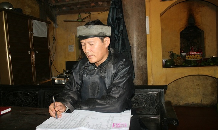 Kỳ bí chủ nhang ngôi đền phải chữa bệnh làm phúc