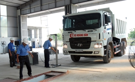 3 đăng kiểm viên bị khiển trách, buộc thôi việc