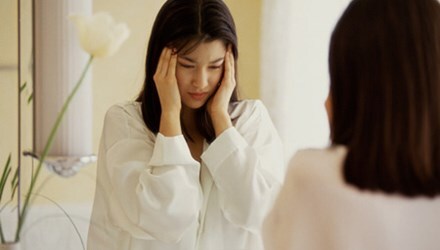 Giận vợ chồng uống thuốc tự tử nhưng không thành