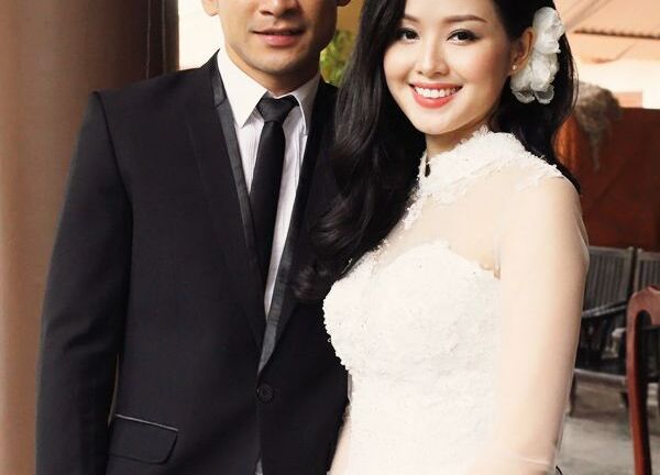 Video: Chồng thiếu gia cầu hôn Tâm Tít cực lãng mạn