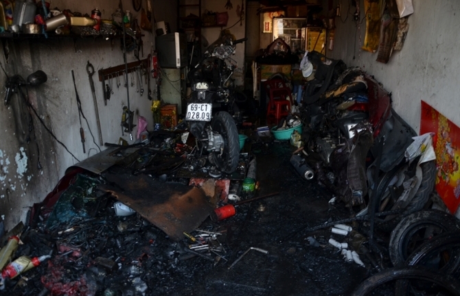 TP. HCM: Biển lửa bao trùm 3 căn nhà liền kề