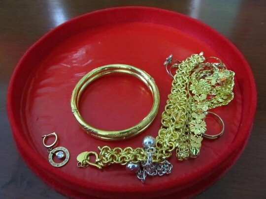 Vừa ra tù lại bị bắt vì “cuỗm” cả bộ nữ trang vàng