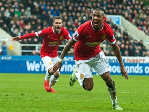 Video: Young cứu rỗi M.U phút 89