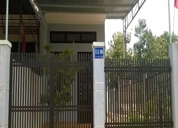 Tiếc một quả ổi, con trai đánh mẹ chấn thương để... bênh vợ