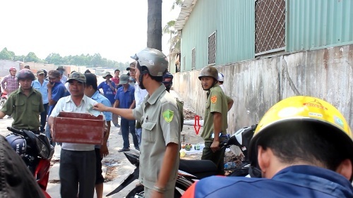 Hoảng hồn phát hiện thi thể bé sơ sinh ở công trường