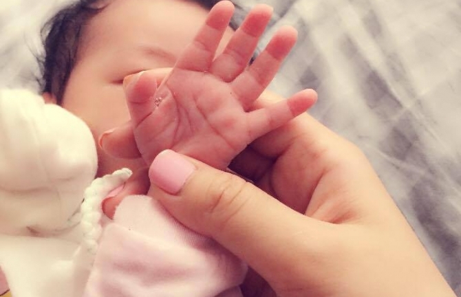 Maya lần đầu khoe ảnh con gái đầu lòng