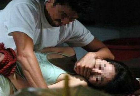 Nữ sinh viên bị khống chế vào khách sạn, ép “yêu” 3 lần