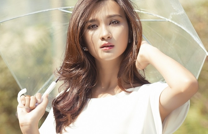 Kim Tuyến “Tuổi thanh xuân” đẹp ngọt ngào, gợi cảm