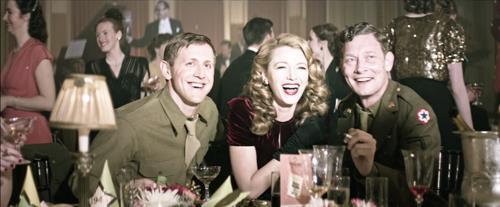Blake Lively đẹp lộng lẫy trong suốt 8 thập kỷ