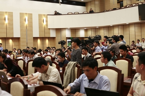 Họp báo chặt cây xanh: Hà Nội trả lời bằng một bài văn tả cảnh?