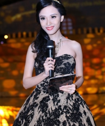 Hoa Hậu Trương Hồ Phương Nga có thể bị tù chung thân với hai tội danh