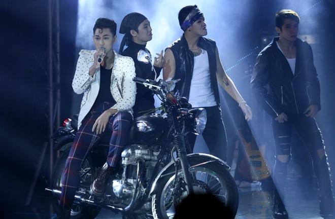 The Remix: Vắng Sơn Tùng M-TP, Giang Hồng Ngọc giữ vững ngôi đầu