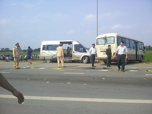 Xe khách đâm nhau trên quốc lộ 32: Đau lòng đại tang nơi xóm nhỏ