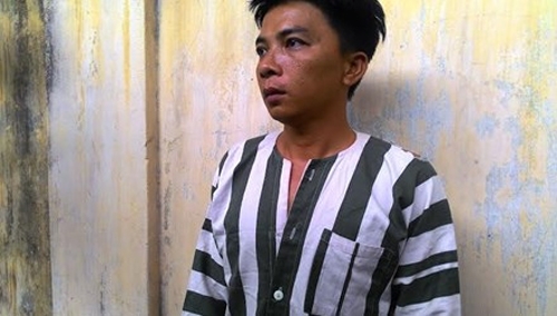 Cãi nhau với quản lý của vợ, chồng đâm chết người