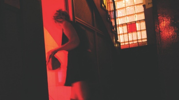 Cựu hiệu trưởng Nhật Bản bị bắt vì tội mua dâm 12.000 phụ nữ