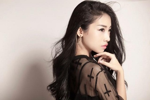 Hằng Bing Boong thổ lộ về nụ hôn đầu năm 16 tuổi