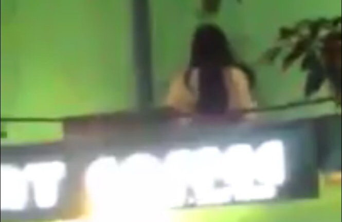 Phản cảm quay clip “mây mưa” nơi công cộng còn reo hò