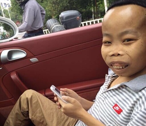 Gia thế nghìn tỷ của đại gia xấu trai nhất trong lịch sử